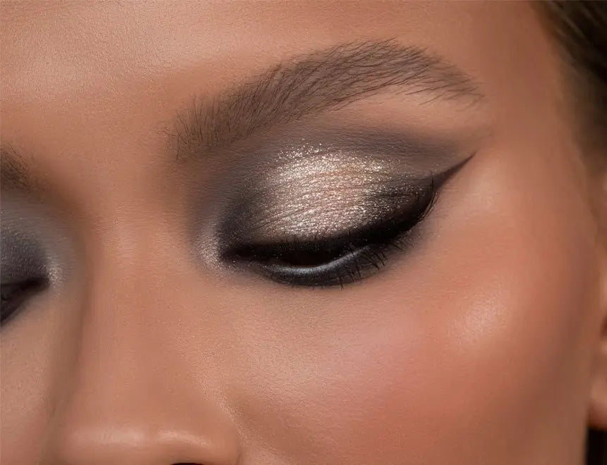 The-Perfect-Cat-Eye-Glam-look-נטאשה-דנונה-פלטת-צלליות-עיניים-רטרו-גלאם Natasha Denona IL