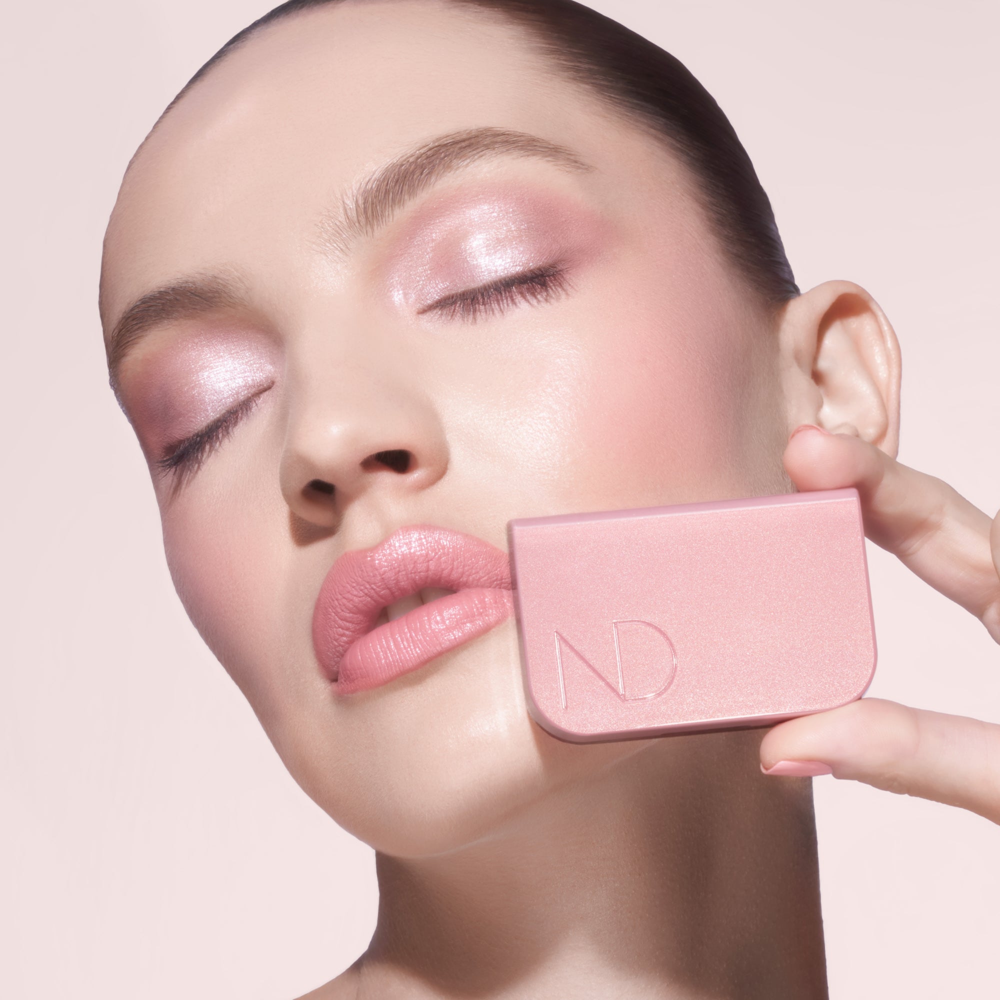 ESSENTIAL EYESHADOW DUO - דואו צלליות לעיניים