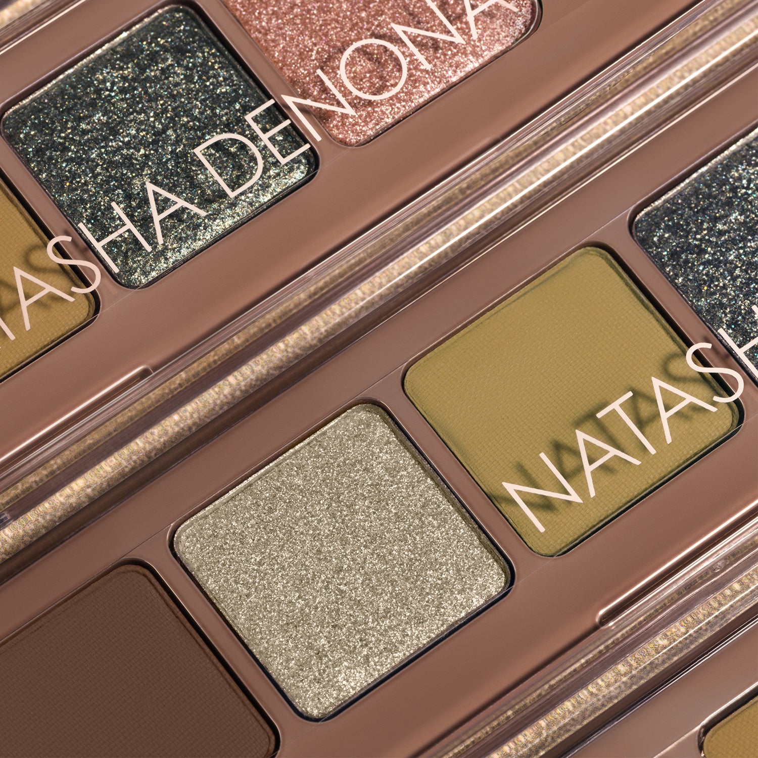 פלטת צלליות לעיניים מיני גלום - MINI GLOOM EYESHADOW PALETTE - נטאשה דנונה מייקאפ