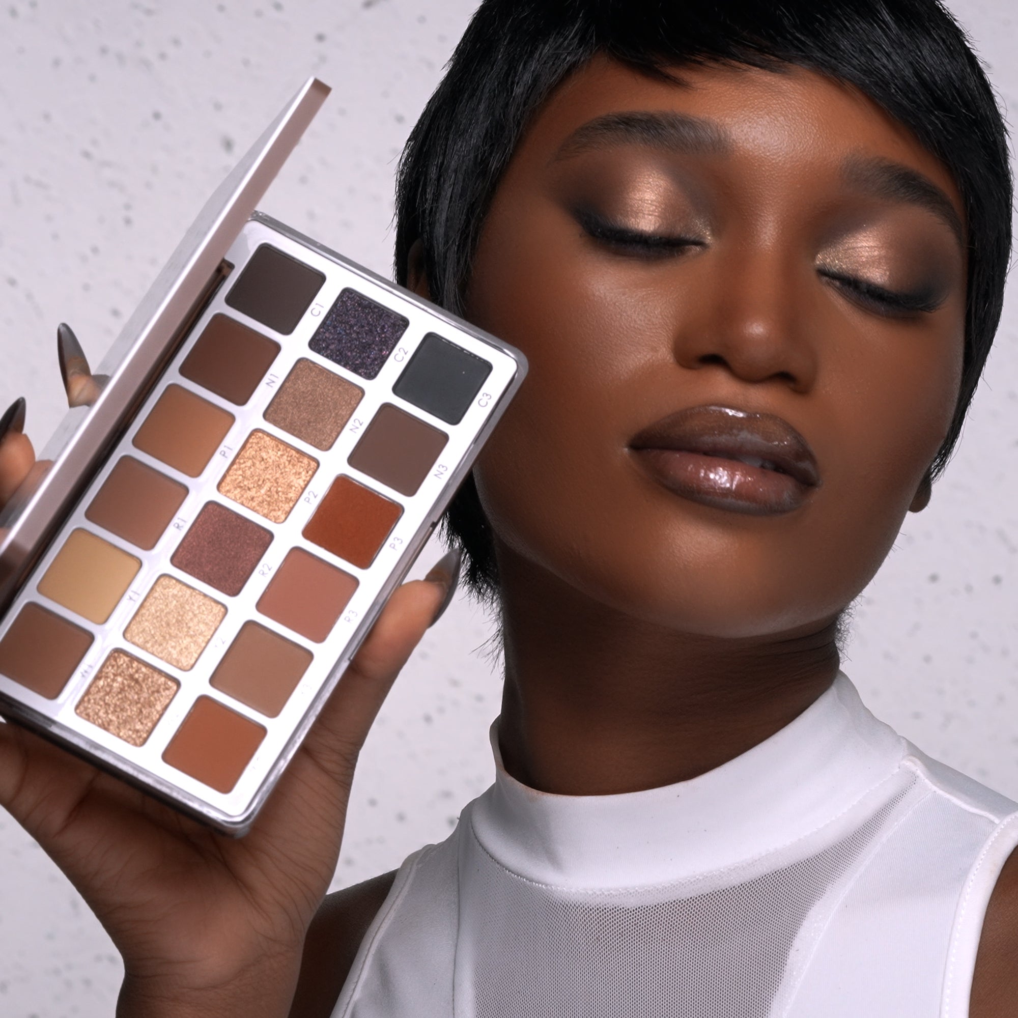 EYE SCULPT TEXTURE & TONE EYESHADOW PALETTE - פלטת צלליות לעיניים איי סקולפט - נטאשה דנונה מייקאפ