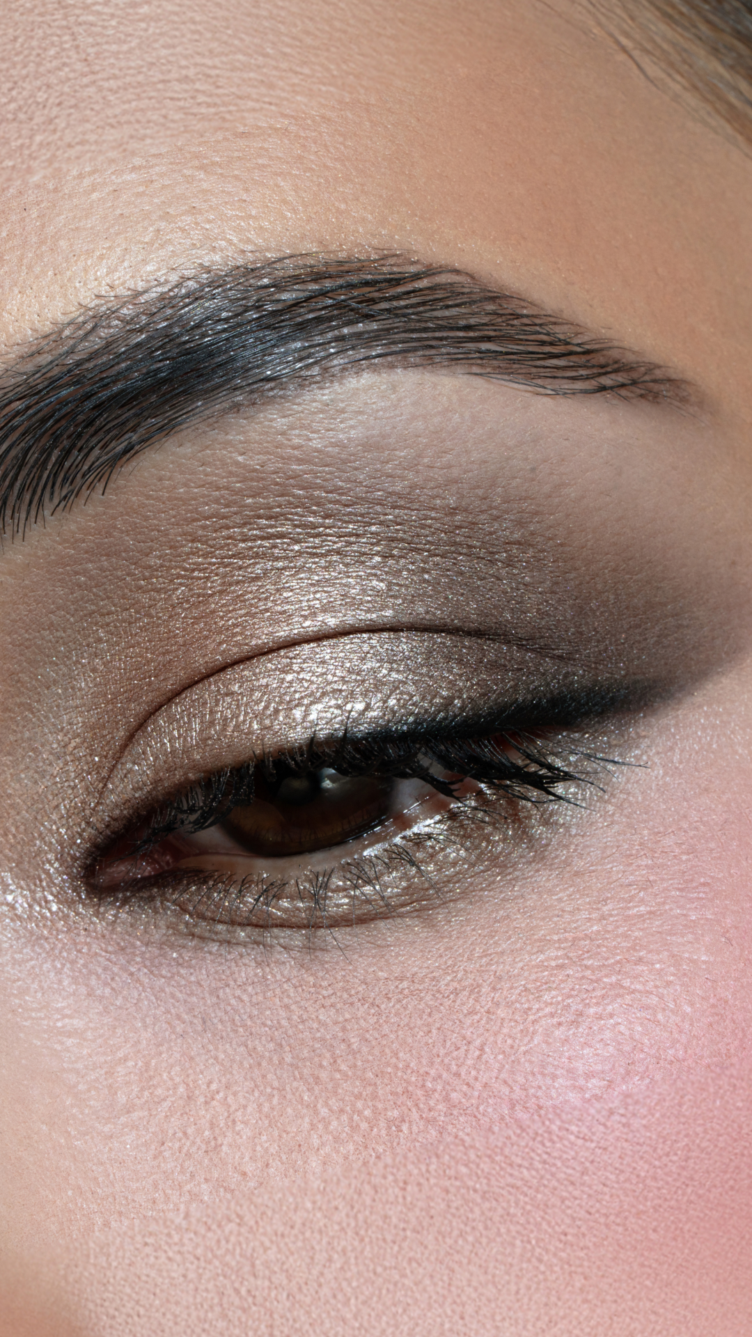 I NEED A COOL EYESHADOW PALETTE - פלטת צלליות לעיניים איי ניד אה קול