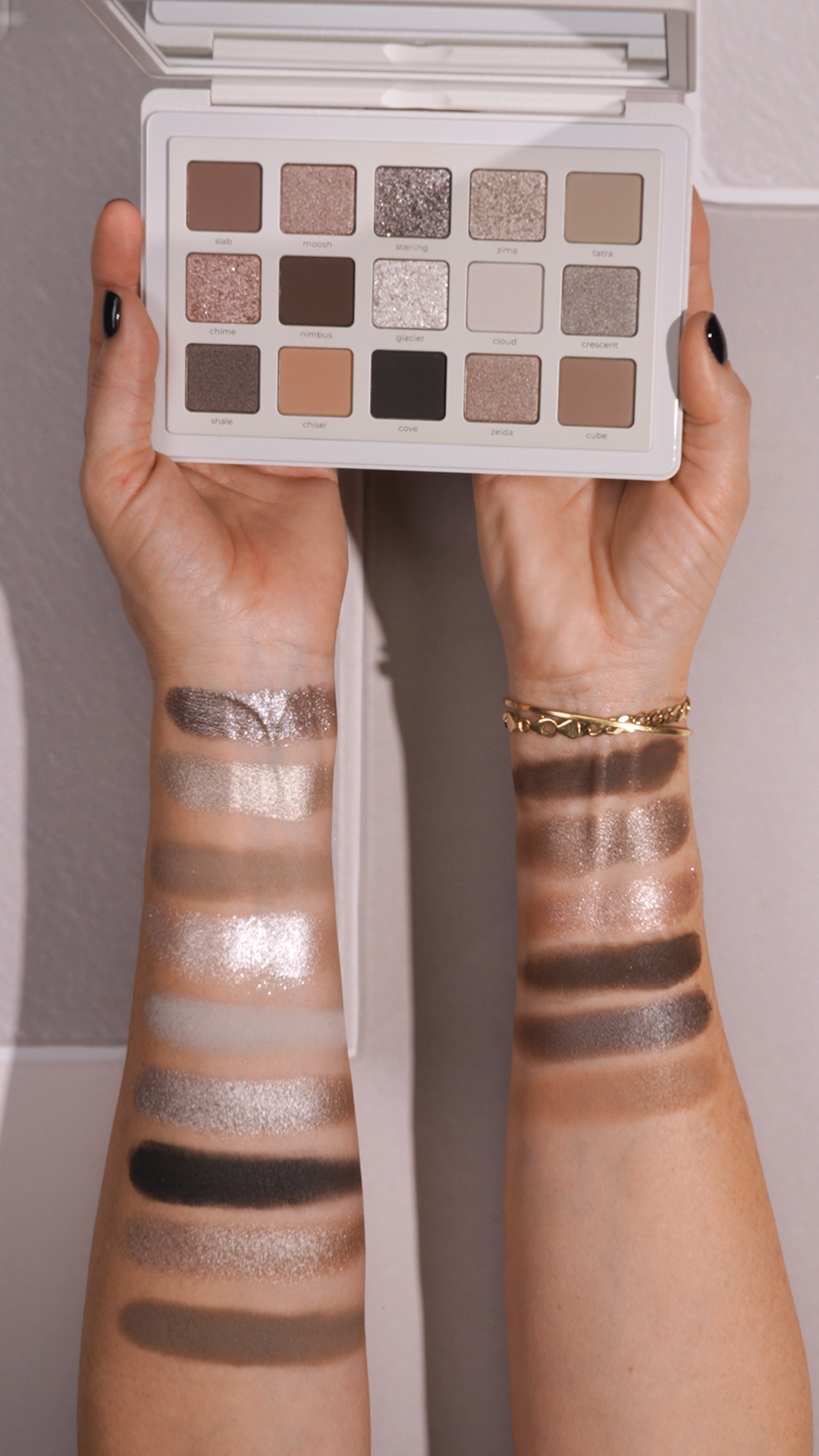 I NEED A COOL EYESHADOW PALETTE - פלטת צלליות לעיניים איי ניד אה קול