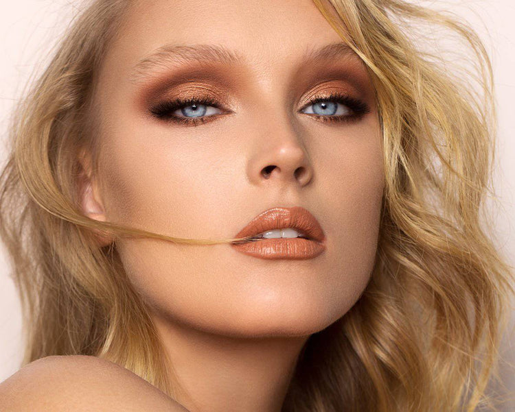 MINI NUDE EYESHADOW KIT - פלטת מיני ניוד ומברשת