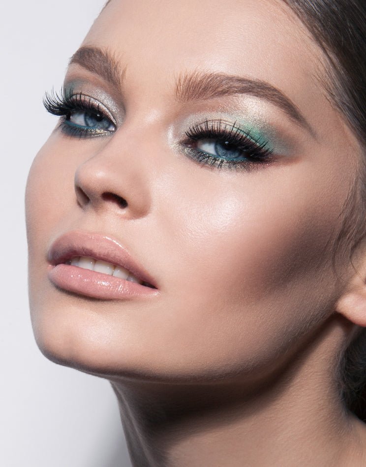 EYESHADOW PALETTE 28 GREEN-BROWN model look