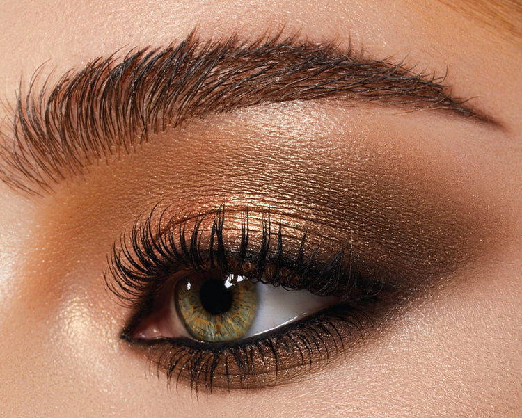 Mini Glam model look
