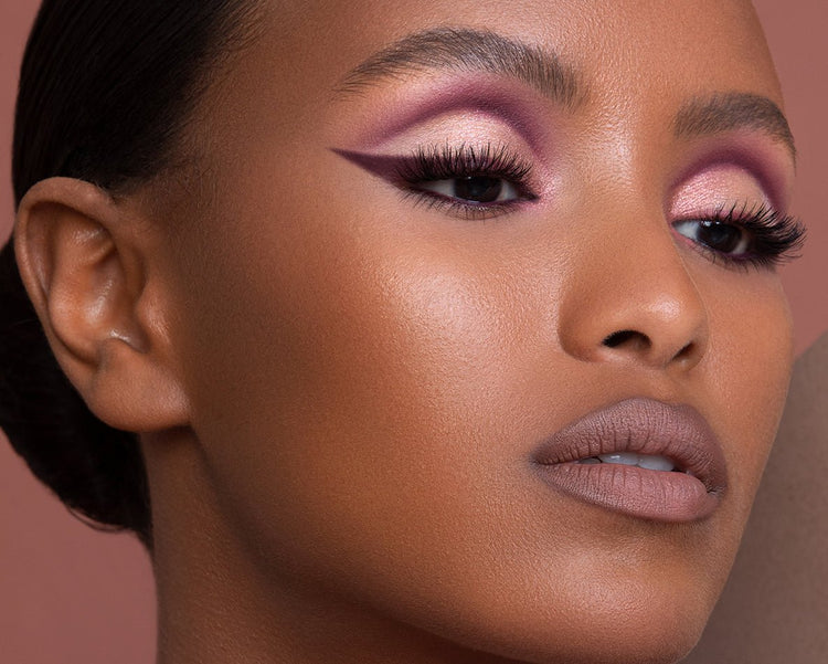 RETRO EYESHADOW model look