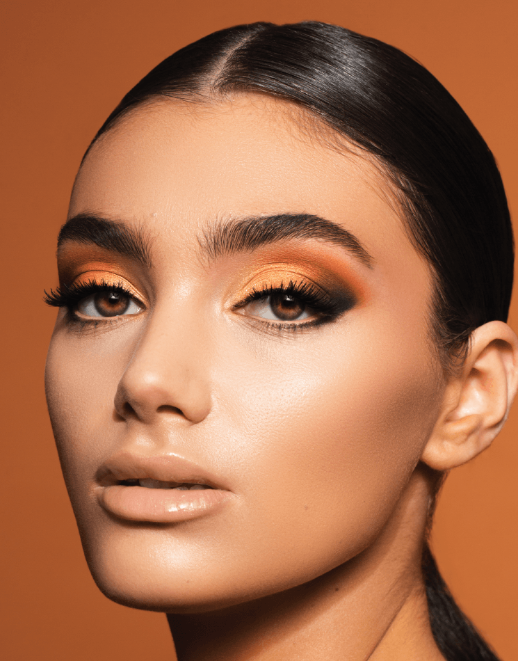 SUNSET EYESHADOW PALETTE model look