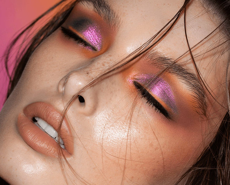 TRIOCHROME EYESHADOW PALETTE model look
