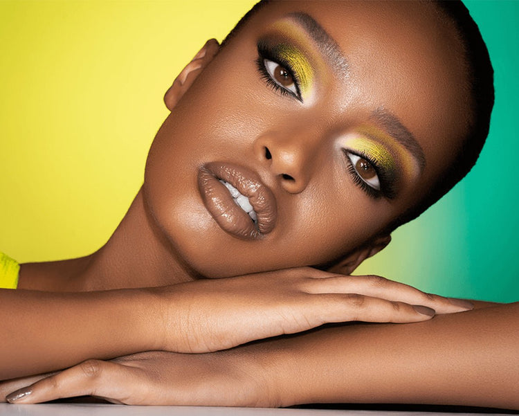 TRIOCHROME EYESHADOW PALETTE model look